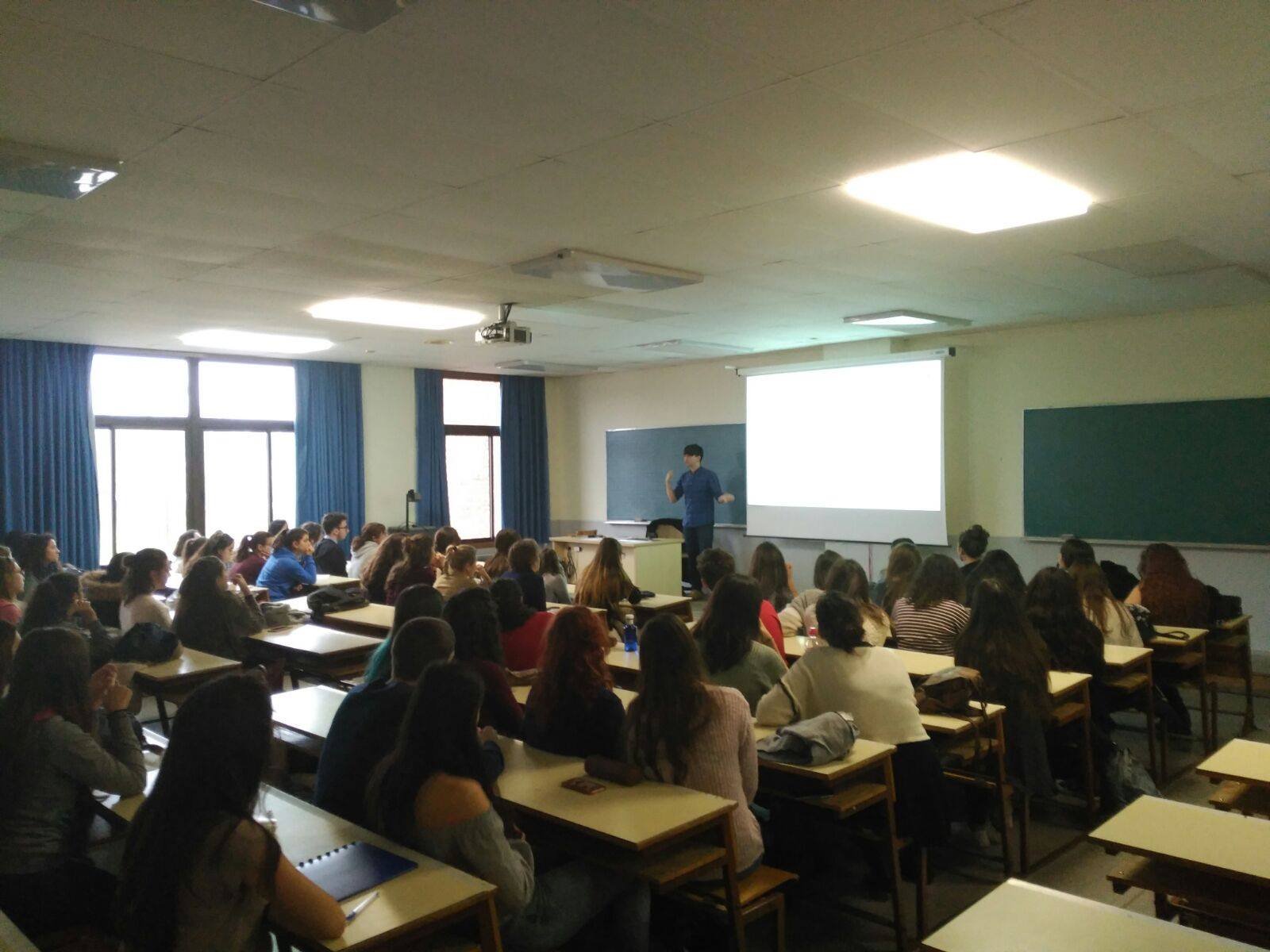 Formando a 80 alumnos de la Universidad Complutense de Madrid.